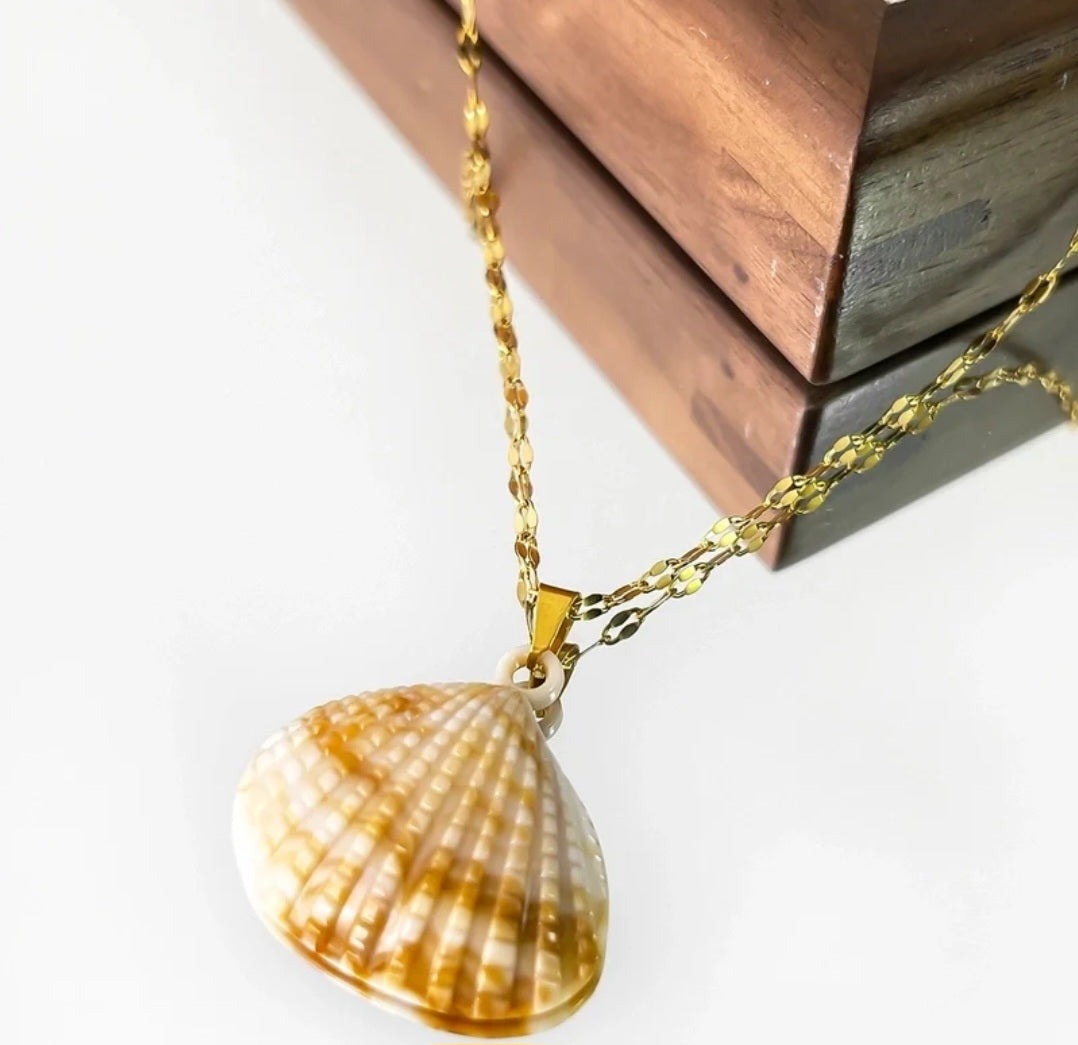 Waterproof Shell Necklaces 🐚
